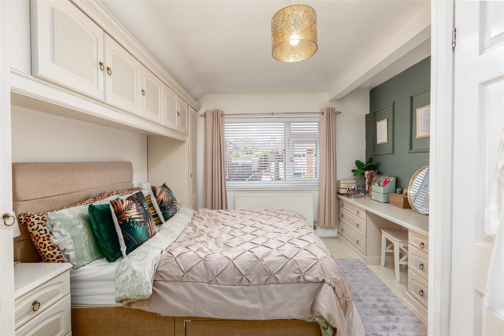 Parklands View, Sketty, Swansea, SA2 8LT